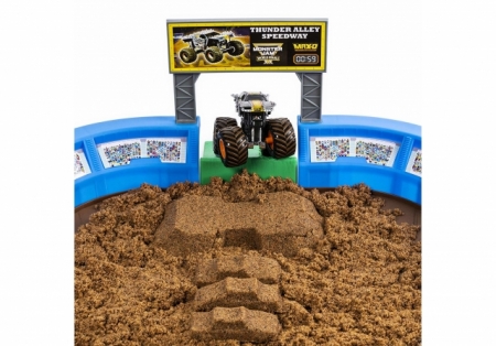 MONSTER JAM ARENA 61CM CU ACCESORII SI MASINUTA EXCLUSIVA